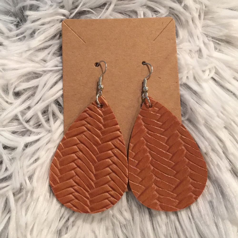 3/$20 Tan faux leather earrings - Picture 1 of 3